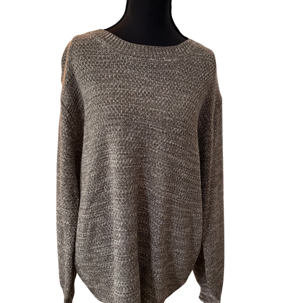 Soft and Elegant Women's Knit Sweater in Gray Ready For Fall Wear‎